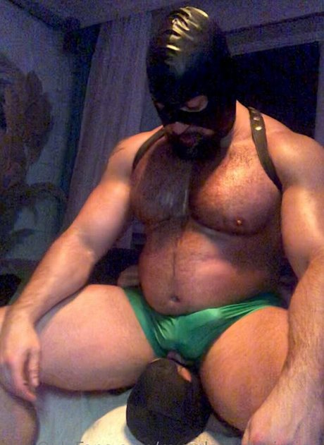 muscle submission model top images