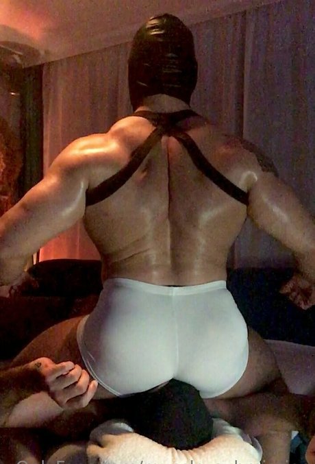 muscle submission model erotic archive