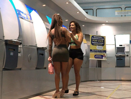 CatchingGoldDiggers exclusive actress pic