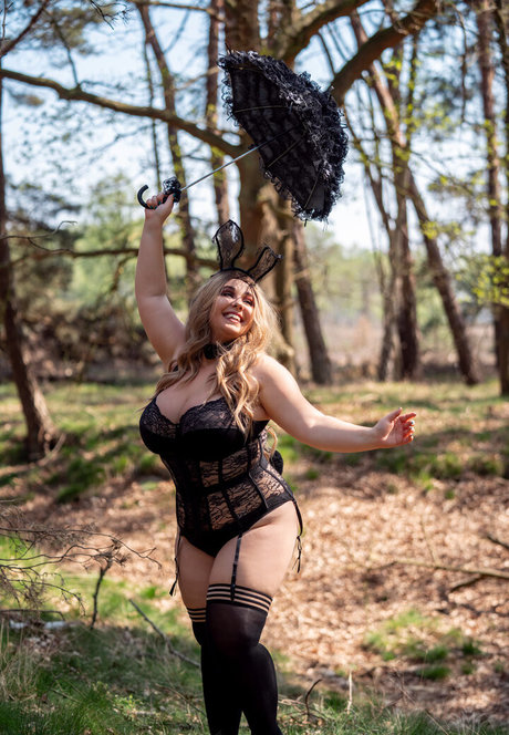 Multifluffyness nude model image