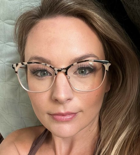 ThatERNurse actress pics