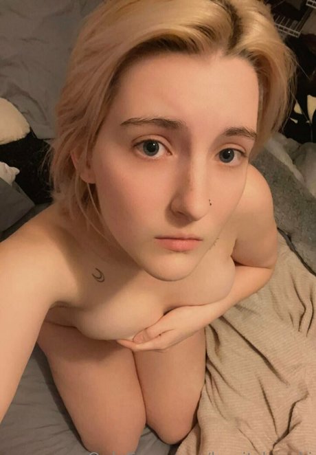 HeyItsBroski model exclusive picture