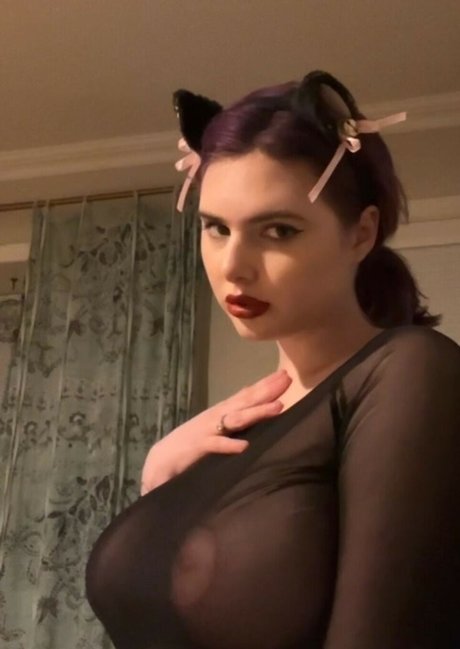 Auroramalak star sexy picture