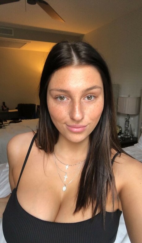 Abbey Wilson beautiful star pics