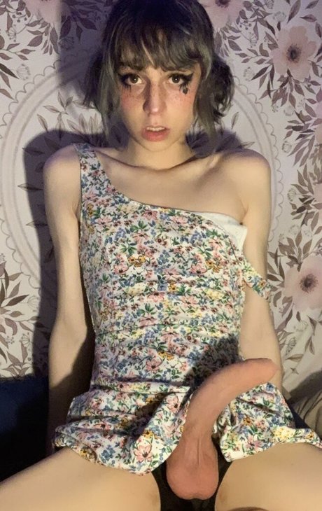 Cd Bell sexy actress photo