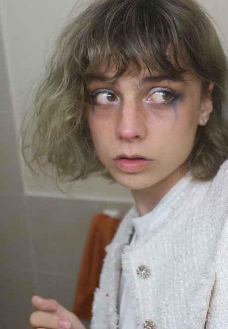 Cd Bell nudes actress picture