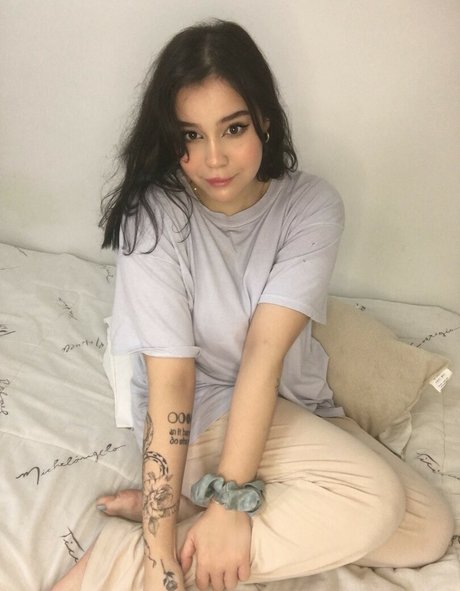 nina celli hot star pics