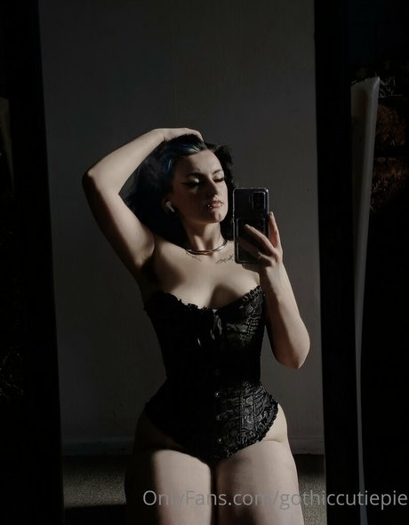 gothiccutiepie Profile pic