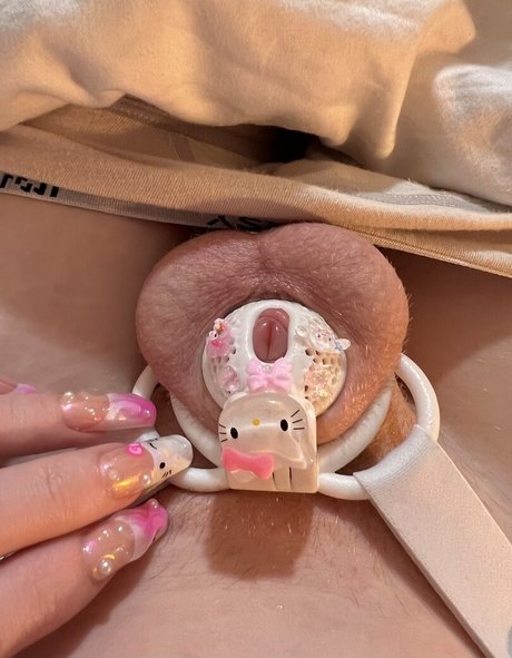 Hattie Bardot pornstar exclusive images