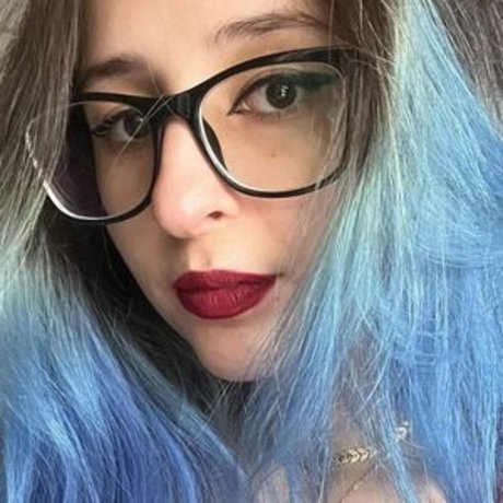 Lumineon model sexy photo