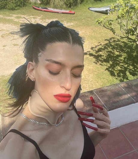 arca1000000 model xxx galleries