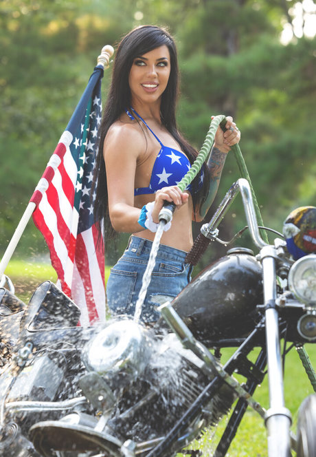 Alex Zedra art star pic