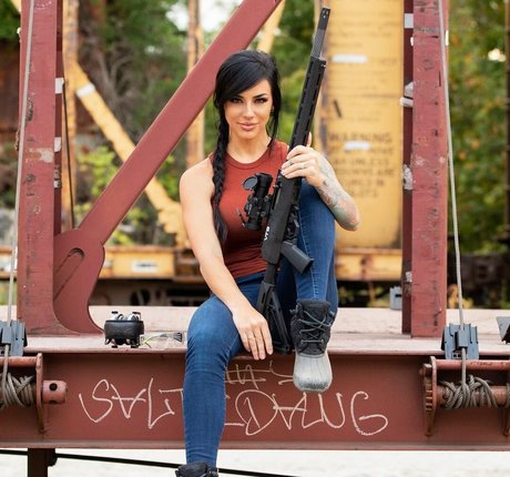 Alex Zedra exclusive actress images