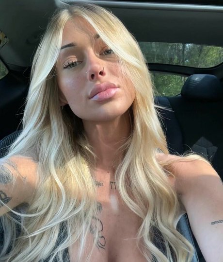 Ryrenee pornographic actress photo