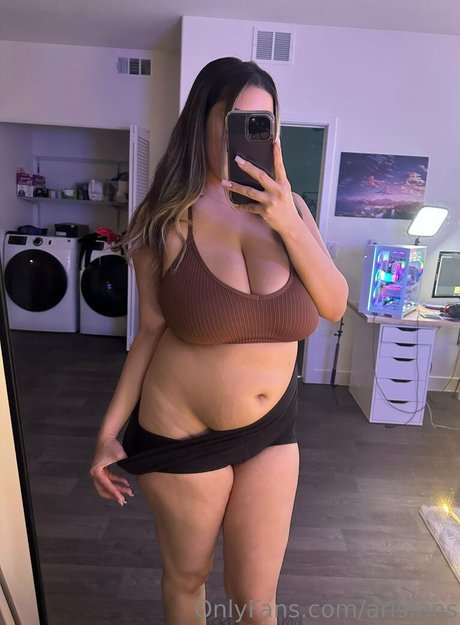 arisfans hot actress galleries