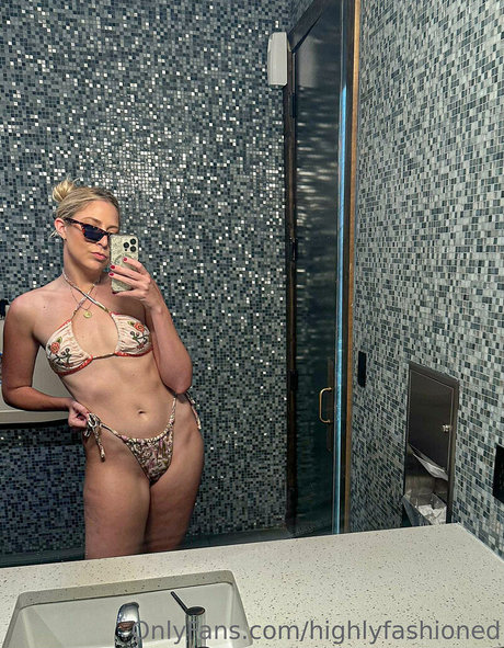 Highlyfashioned Hayley art star pictures