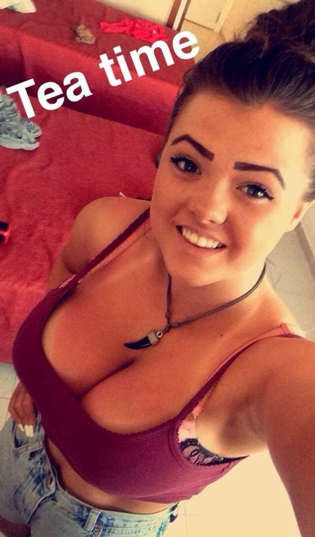 Clo Nicole hot star photos