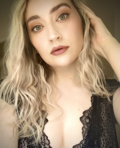 blissfulwhisperasmr sex actress photo