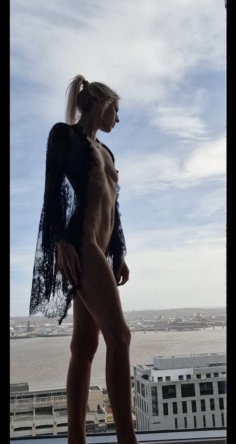 Amber Riivers model porn photo