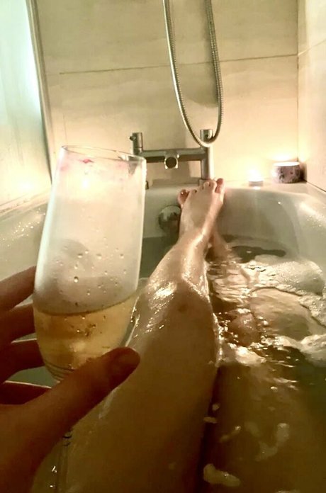 come lay with adile free star galleries