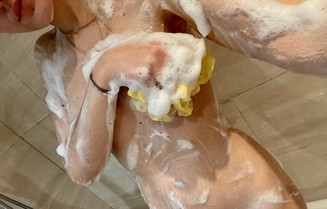 come lay with adile pretty star photo