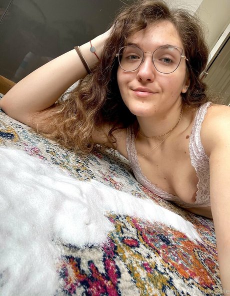 come lay with adile nice model galleries