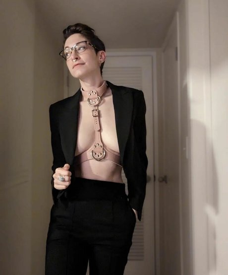 Tybee Diskin hot actress images