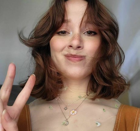 AmyKay ASMR model pretty image