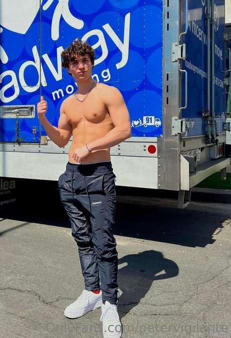 petervigilante nudes star pics