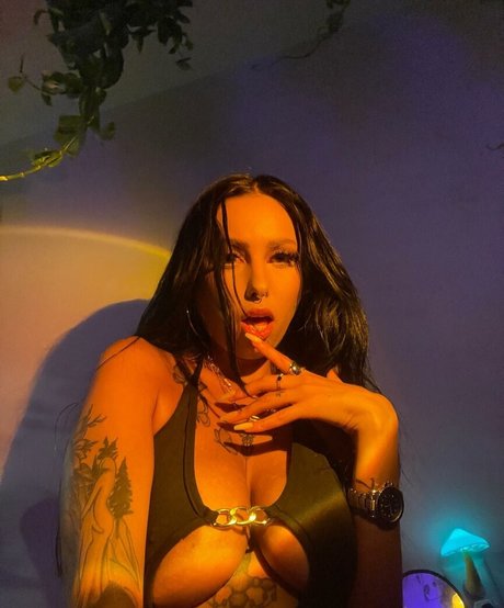 sugarttitts model high quality img