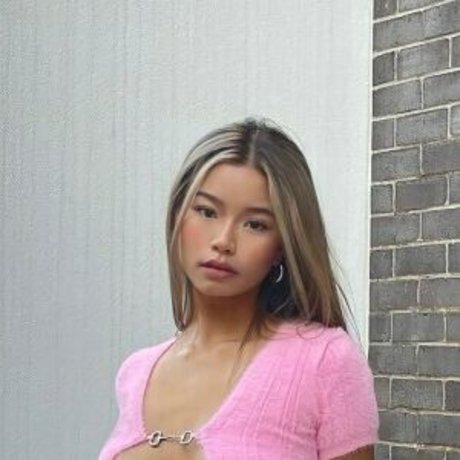 Phoeyubie model sex photo