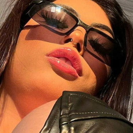 Fabi Hillary pretty actress photos