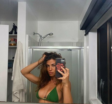 kristenheh pornographic model picture