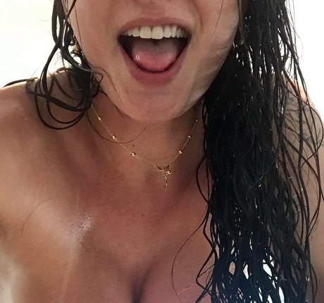 izabelytop model pretty image