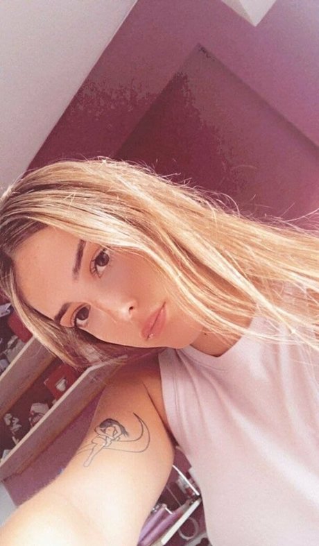 abby es sexy actress pictures