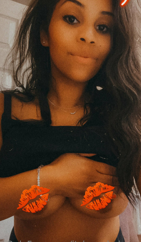 itslaneybabyxo star exclusive images