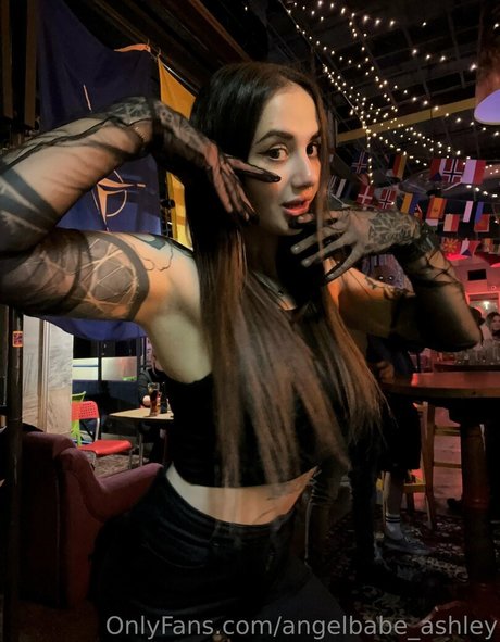 angelbabe ashley model hot img
