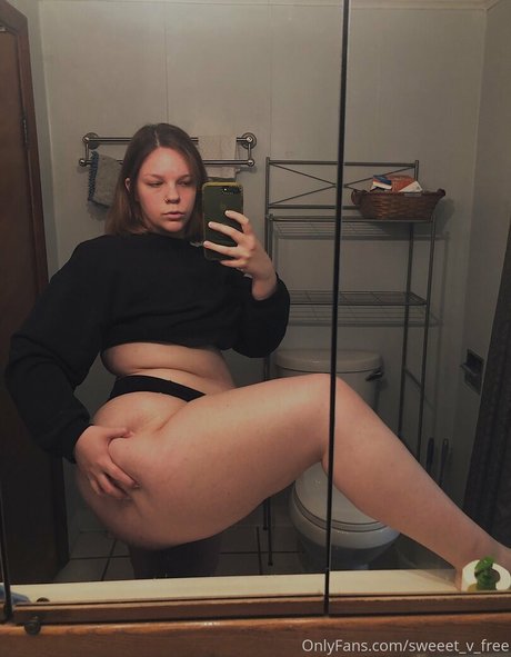 sweeet v free hot model photo