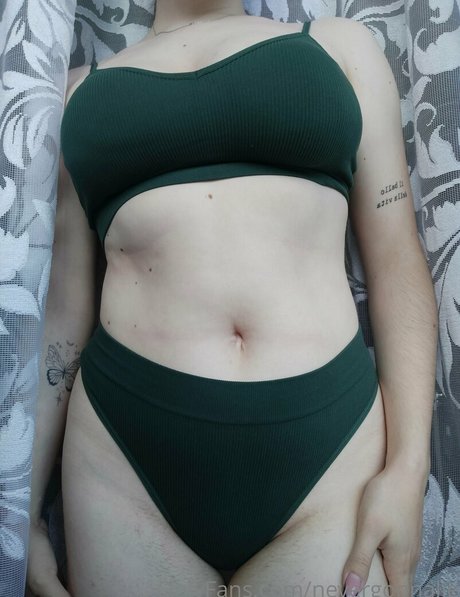 nevergonnalie exclusive model photo