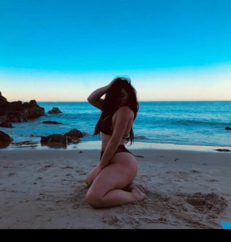 anniehartigan model beautiful pics