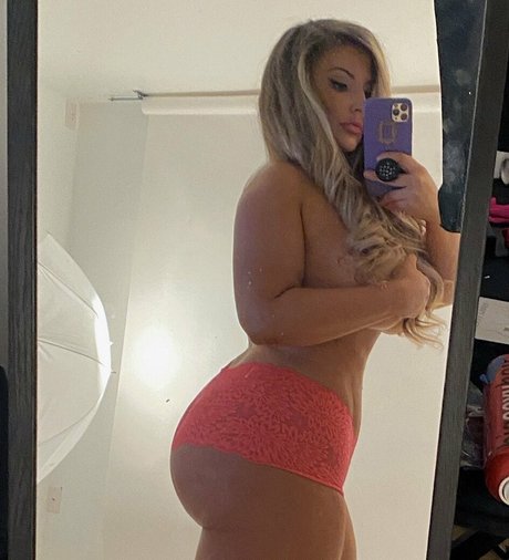 ashalexiss erotic actress image