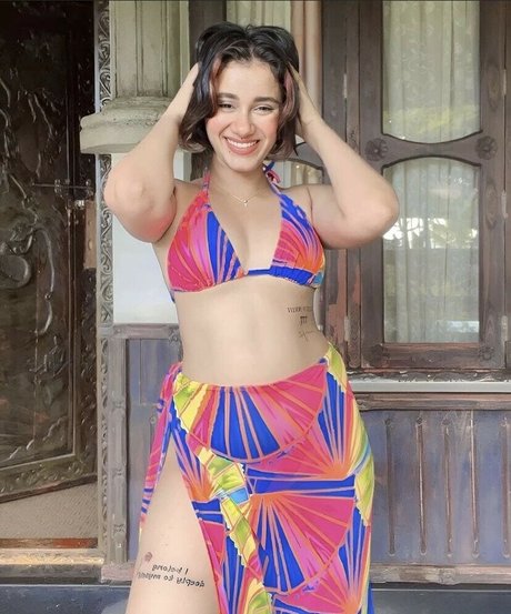 Senorita Sara free actress galleries