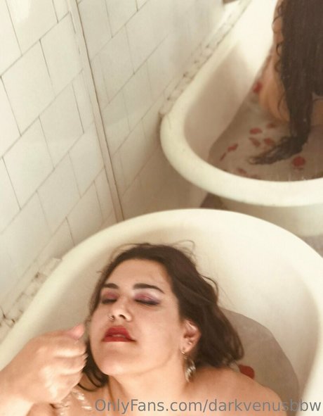 darkvenusbbw model nude pics