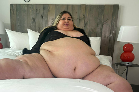 ivydavenport model nice pic