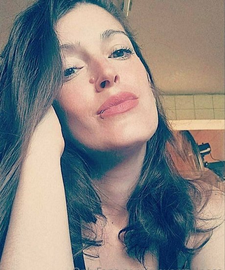 alexamadness hot model image