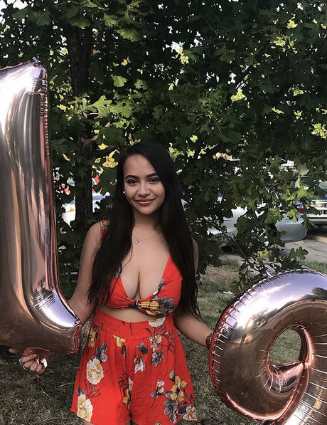 Ellie Johnston naked actress photos