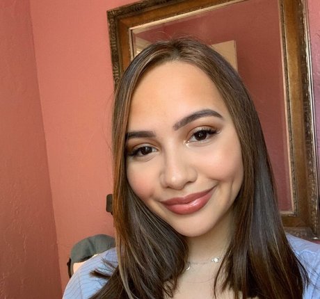 Ellie Johnston nudes model photos