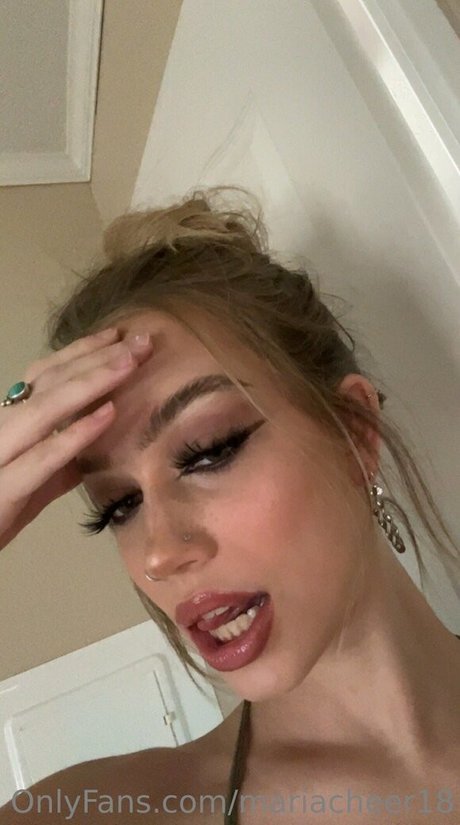 mariacheer18 xxx model pics