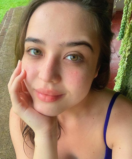 Bella Piero star top pictures