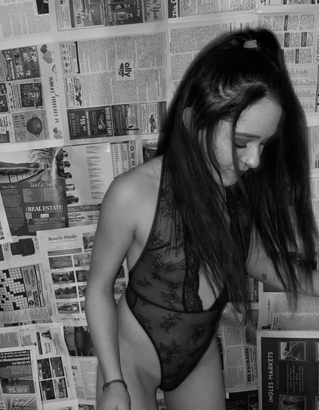 sgoally model naked images